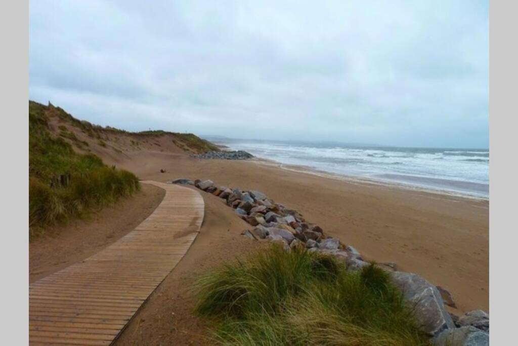 Life'S A Beach, Montrose Scotland Экстерьер фото